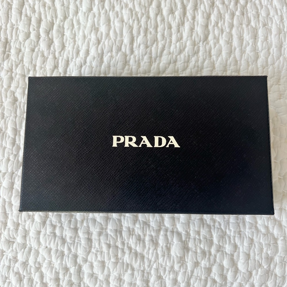Prada Saffiano Bow Wallet - Picture 2 of 14